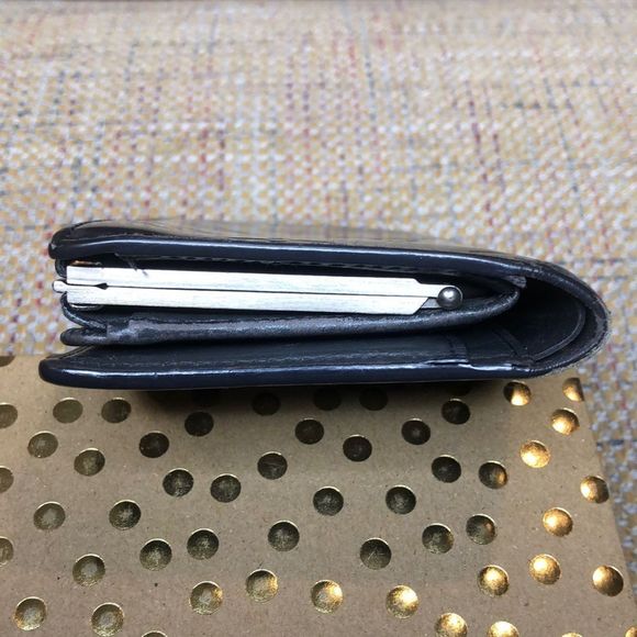 LOUIS VUITTON Vernis Porte Monnaie Viennois Bifold KissLock Wallet Authentic - Picture 7 of 17
